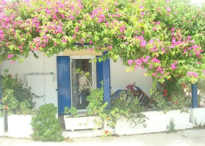 Kouvaras Apartments