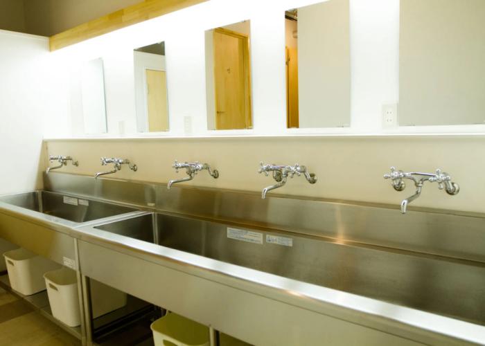 Hostel and Dining Tanga Table