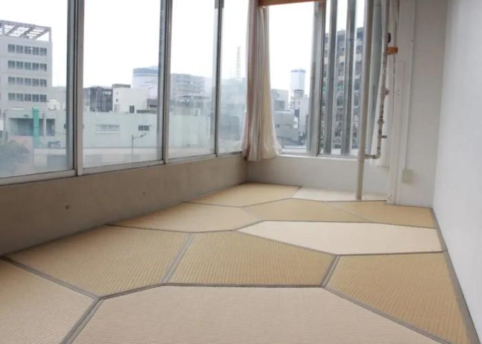 Hostel and Dining Tanga Table