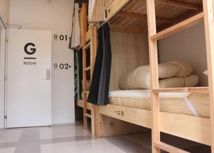 Hostel and Dining Tanga Table