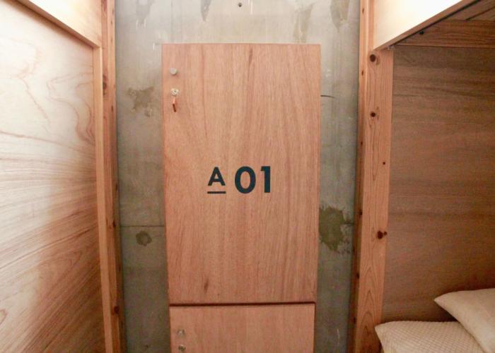 Hostel and Dining Tanga Table