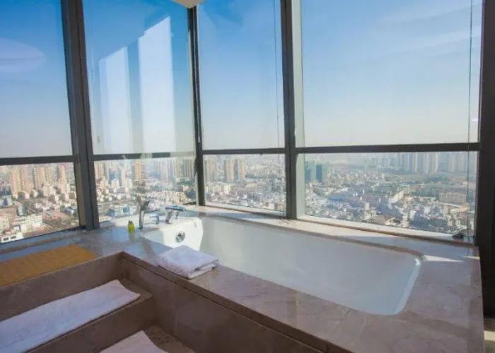 Soluxe Hotel