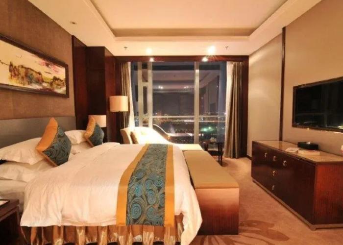 Soluxe Hotel