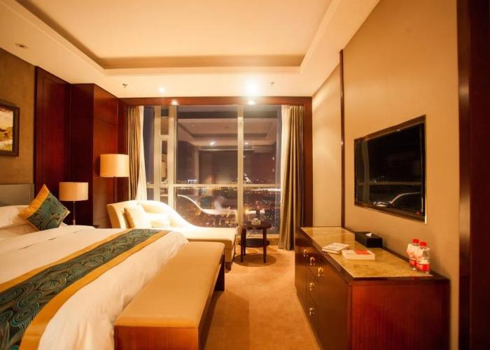 Soluxe Hotel