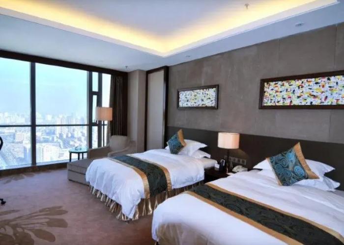 Soluxe Hotel