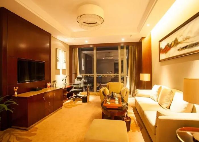 Soluxe Hotel