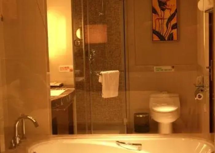 Soluxe Hotel