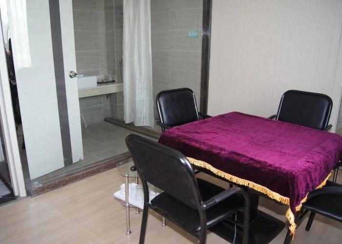 Juli Hotel (Juhua Village Airport Bus Stop)