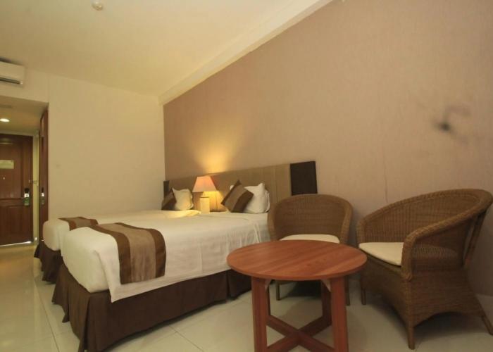 Hotel On The Rock