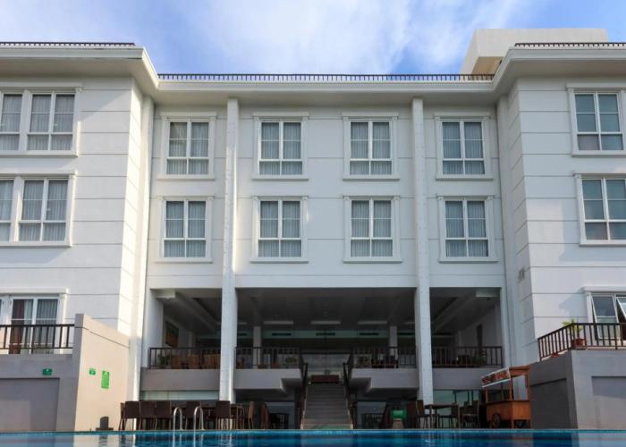 Hotel On The Rock