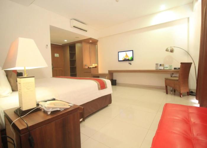 Hotel On The Rock