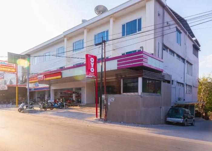 OYO 1977 Harvest Residence