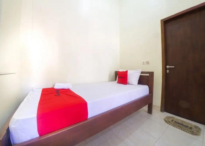 RedDoorz near Nusa Cendana University
