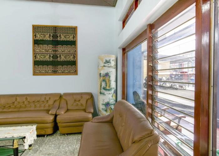 Super OYO 2320 Hotel Charvita