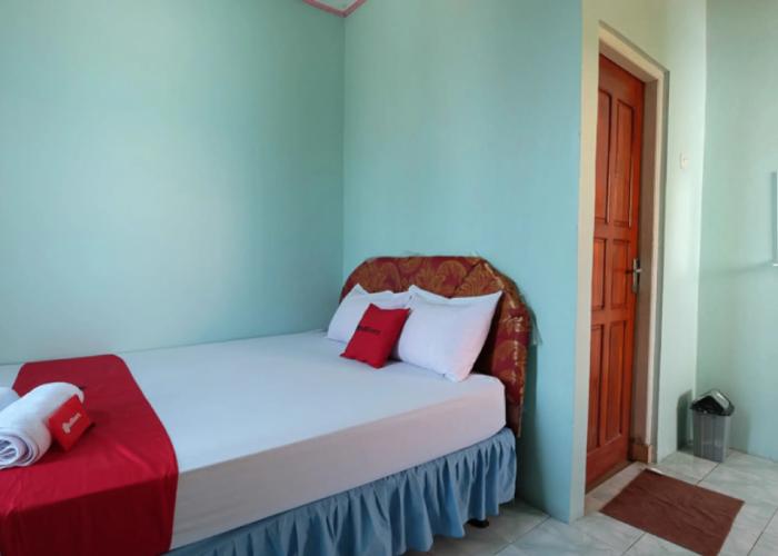 RedDoorz near Mangrove Forest Kupang