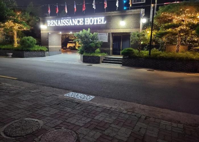 Renaissance Hotel