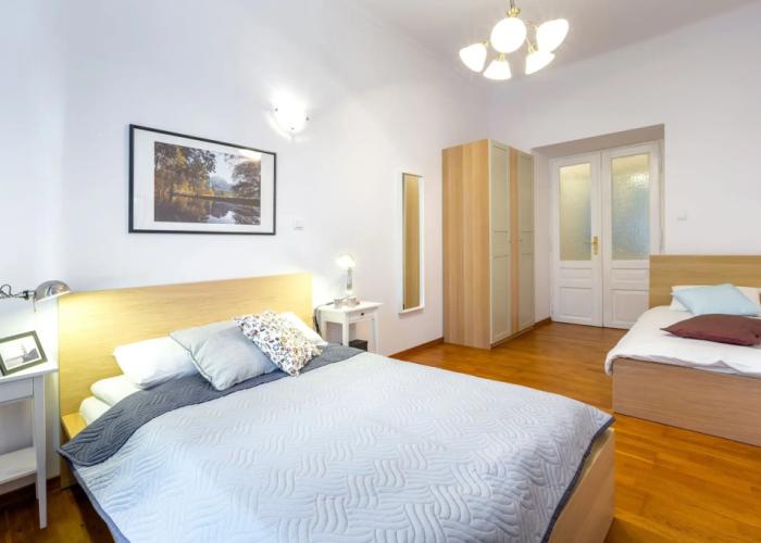 FriendHouse Apartments