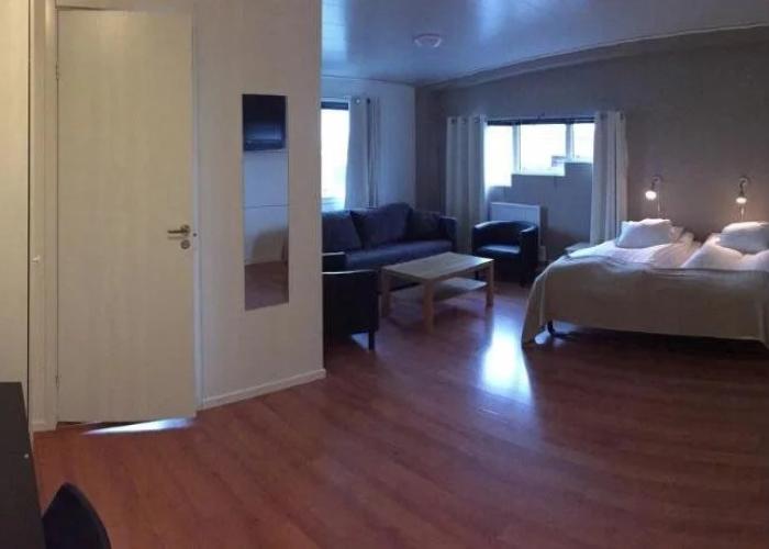 Hotel E-10