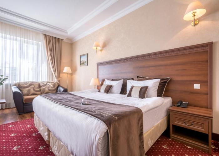 Hotel Theatre