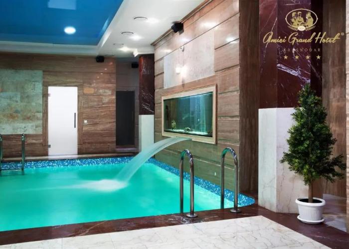 Amici Grand Hotel Hotel