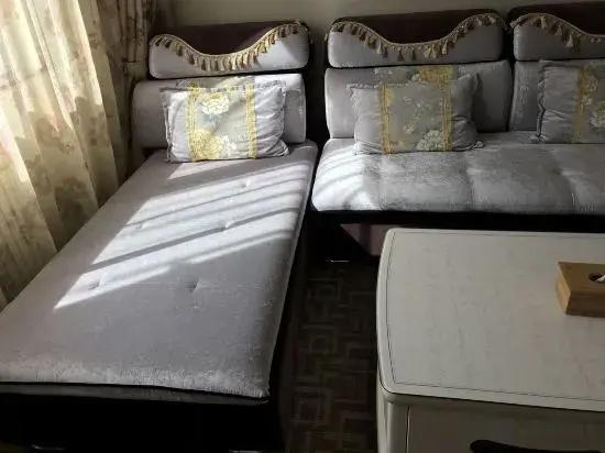 Junyue Baihe Theme Hotel