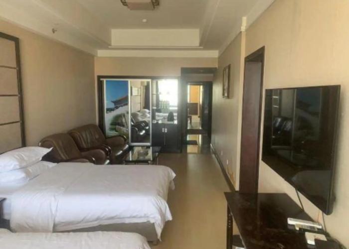 Karamay Baonai Business Hotel
