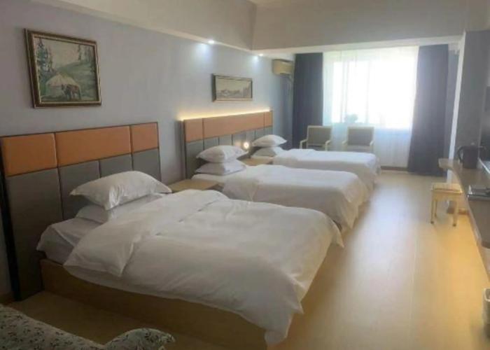 Karamay Baonai Business Hotel