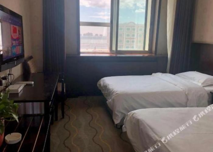Karamay Baonai Business Hotel