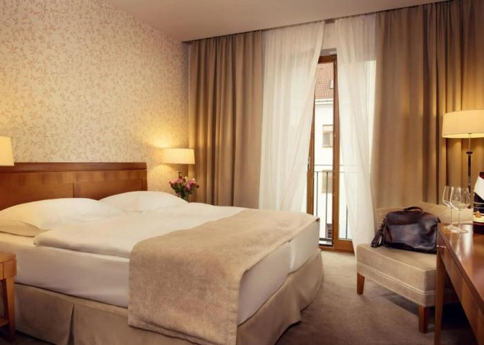 Hotel Ambassador