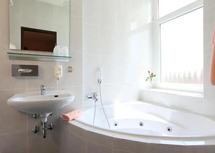 Adesso Hotel