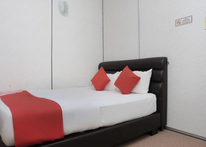 OYO 90180 Gemilang Hotel Kerteh