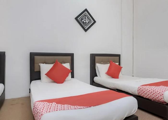 OYO 90180 Gemilang Hotel Kerteh