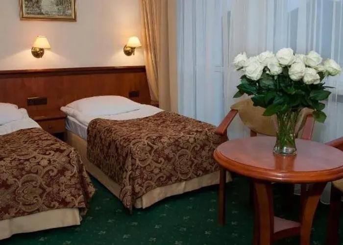 Hotel Senator