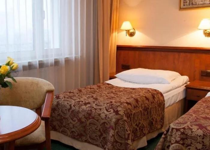 Hotel Senator
