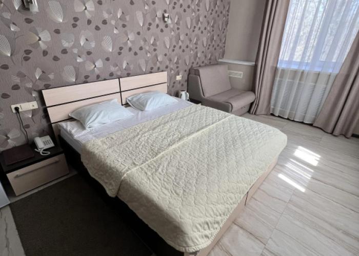 Mirazh Hotel