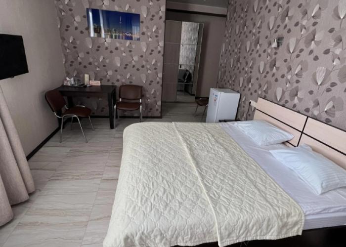 Mirazh Hotel