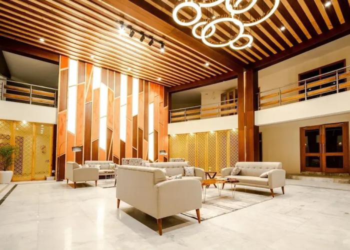 Anand Vardhan Resorts