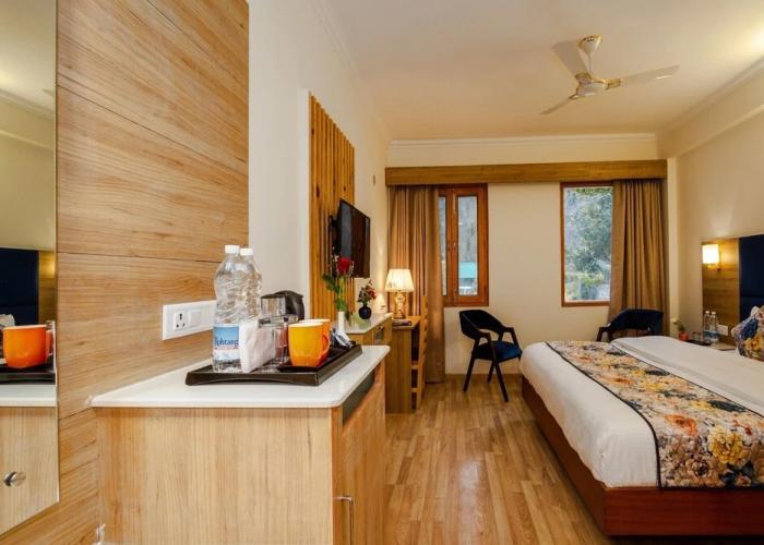 Anand Vardhan Resorts