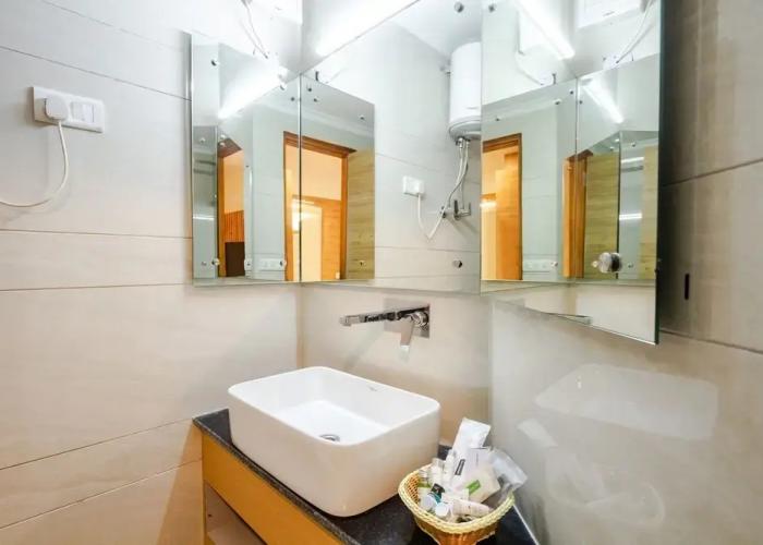 Anand Vardhan Resorts