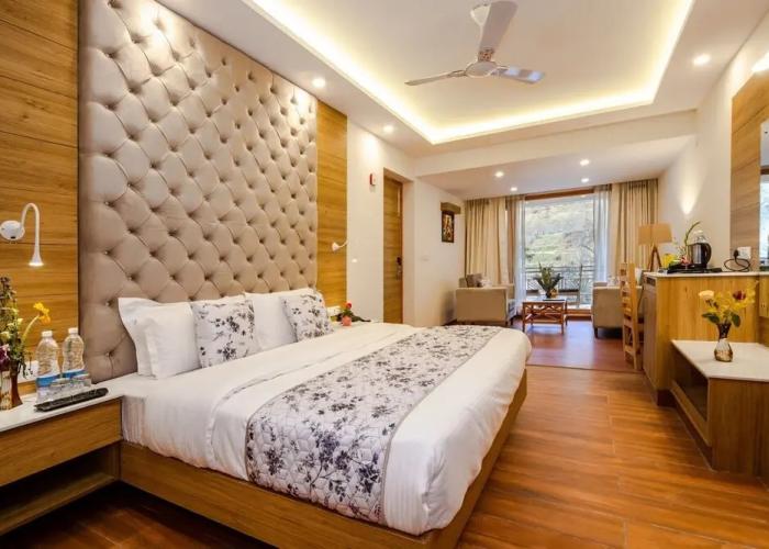 Anand Vardhan Resorts