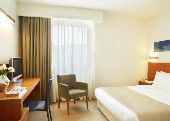 Lucy Hotel