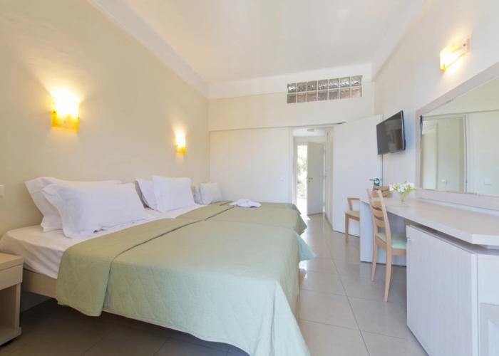 Bomo Tosca Beach Hotel
