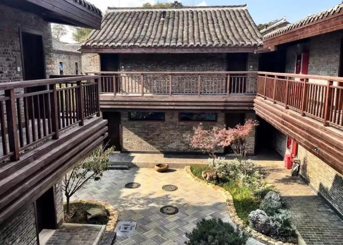 Ven Courtyard