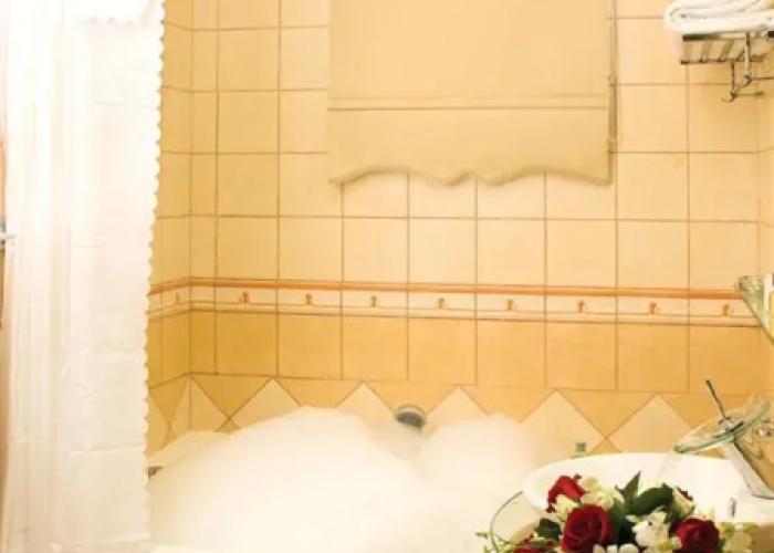 Plaza Athenee Hotel Kuwait