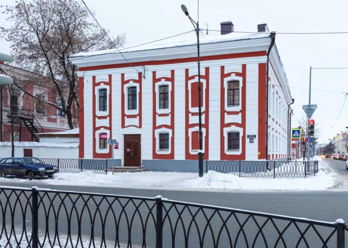 Komnaty Saratsin Hotel