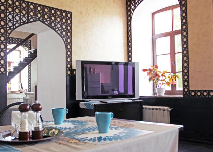 Komnaty Saratsin Hotel