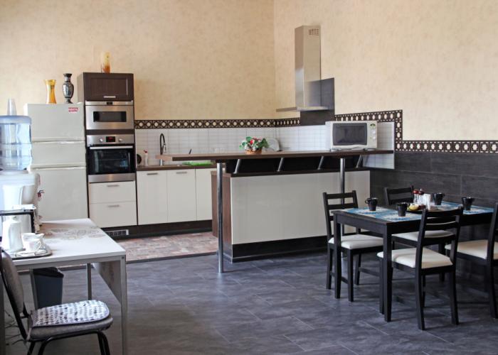 Komnaty Saratsin Hotel