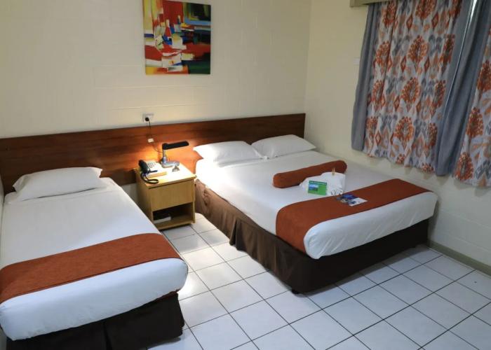 Huon Gulf Hotel & Apartments