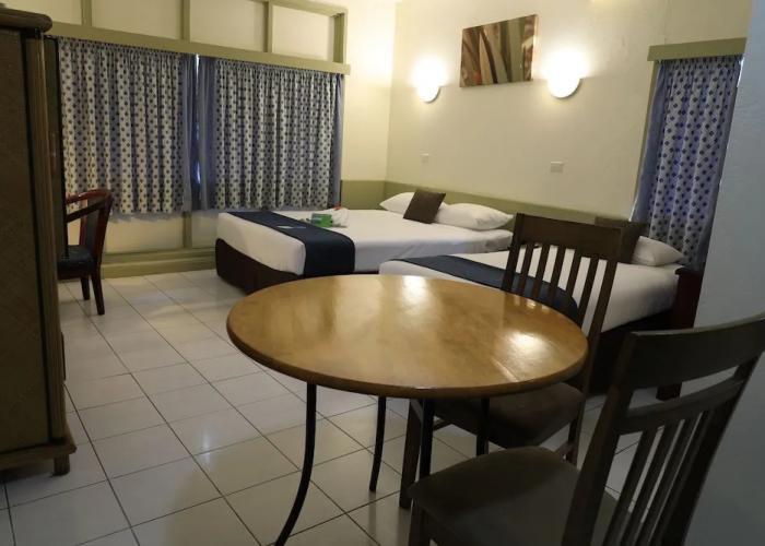 Huon Gulf Hotel & Apartments