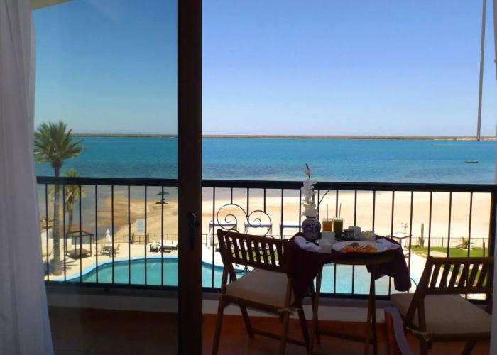 La Posada Hotel & Beach Club